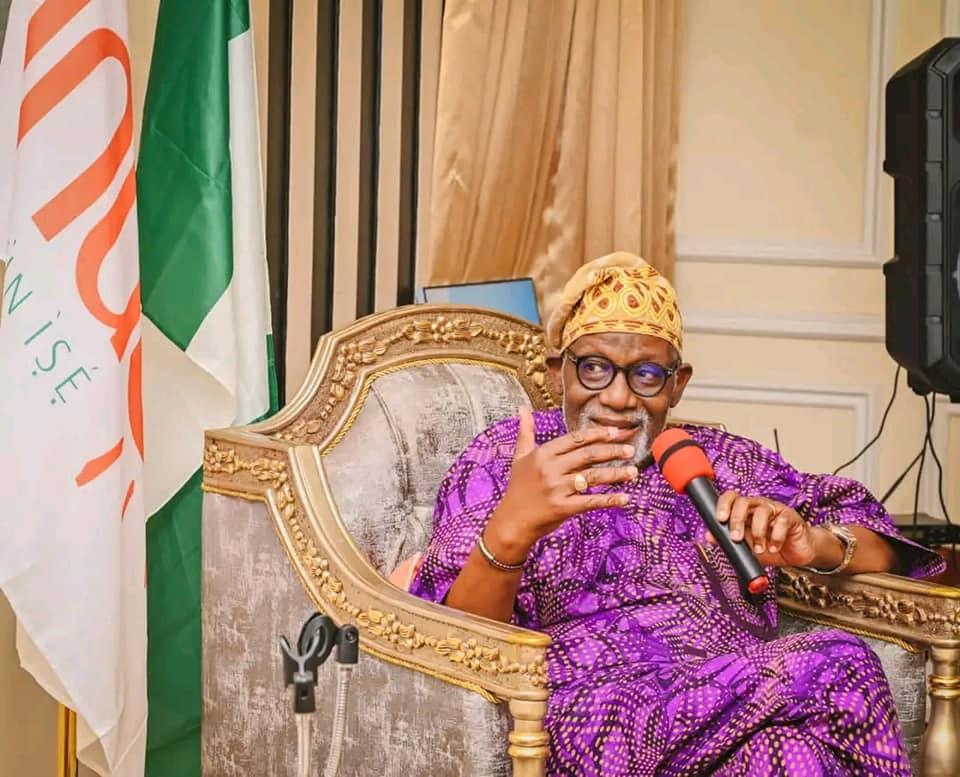 NAIRA REDESIGN: REVERSE POLICY NOW, GOV AKEREDOLU TELLS BUHARI, CBN